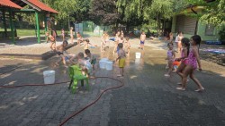Poletje je tu